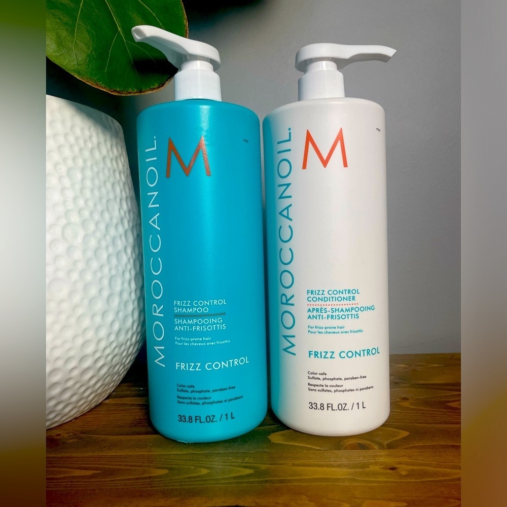 Moroccanoil Frizz Control Shampoo & Conditioner 1L duo